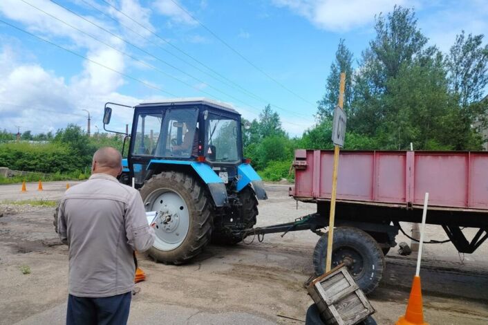 в СОГАУ ДПО ЦОПП Смоленской области состоялся экзамен по профессии «Тракторист категории «С»